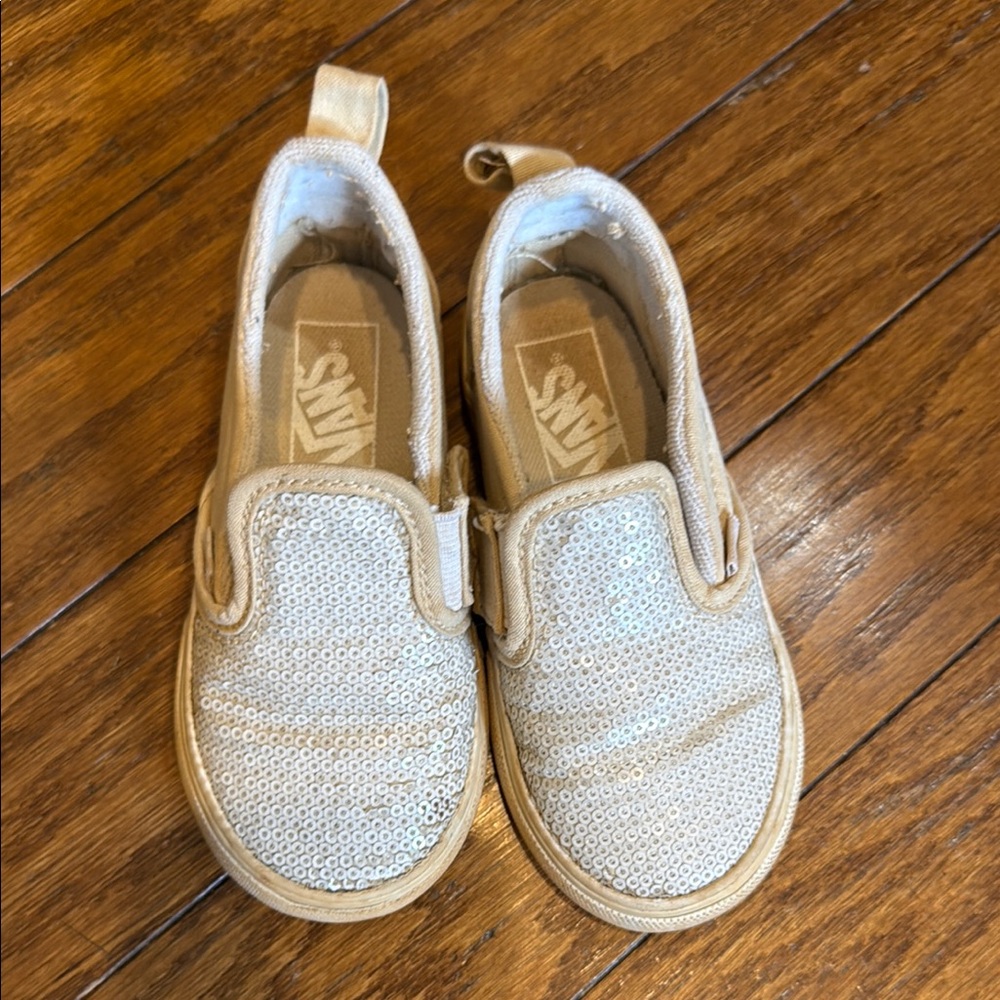 Keds, Toms, Vans, Stride Rite, OshKosh Shoes - Picture 6 of 16